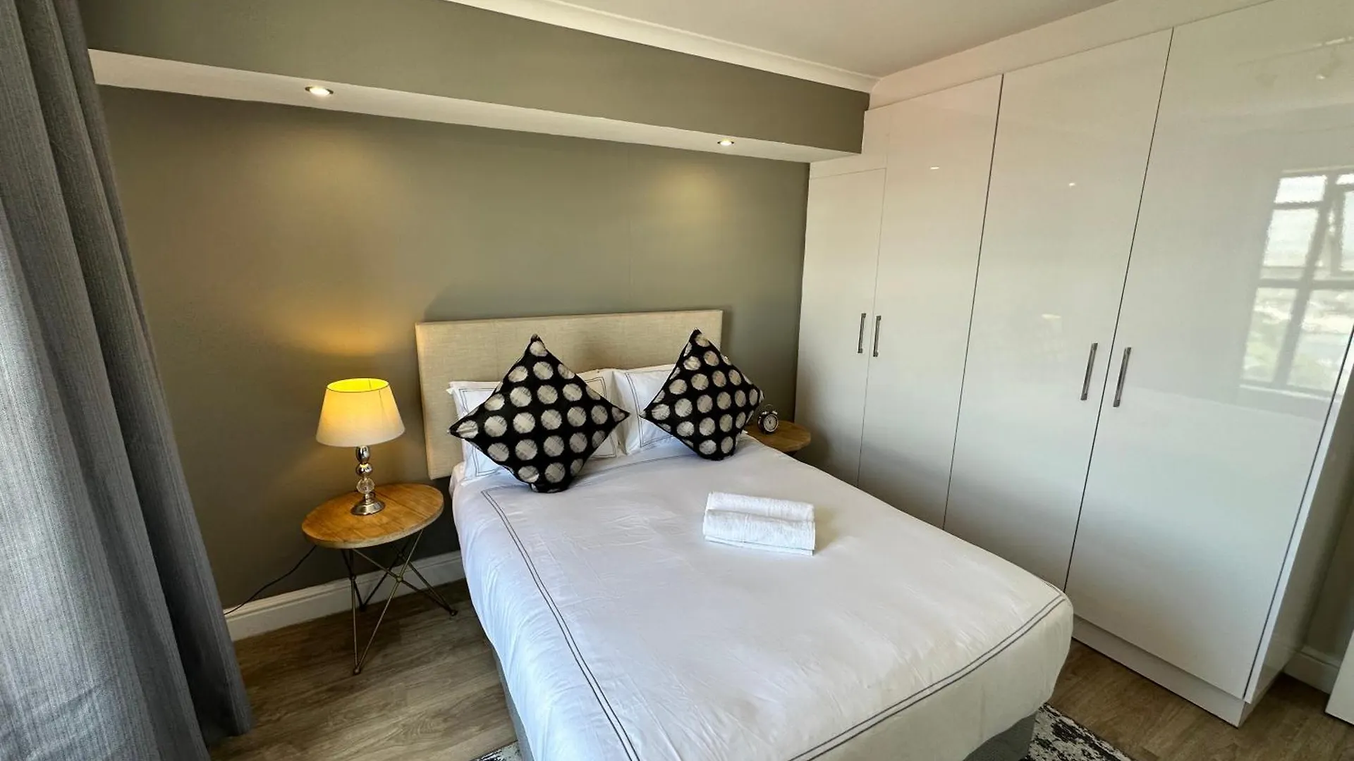 The Paragon 2-Bedroom Apartment Cape Town South Africa